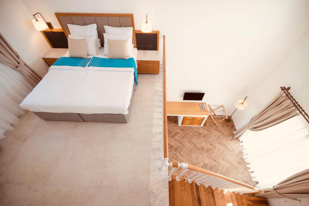 Palmonte Suites Hotel & Spa Karavas  ภายนอก รูปภาพ