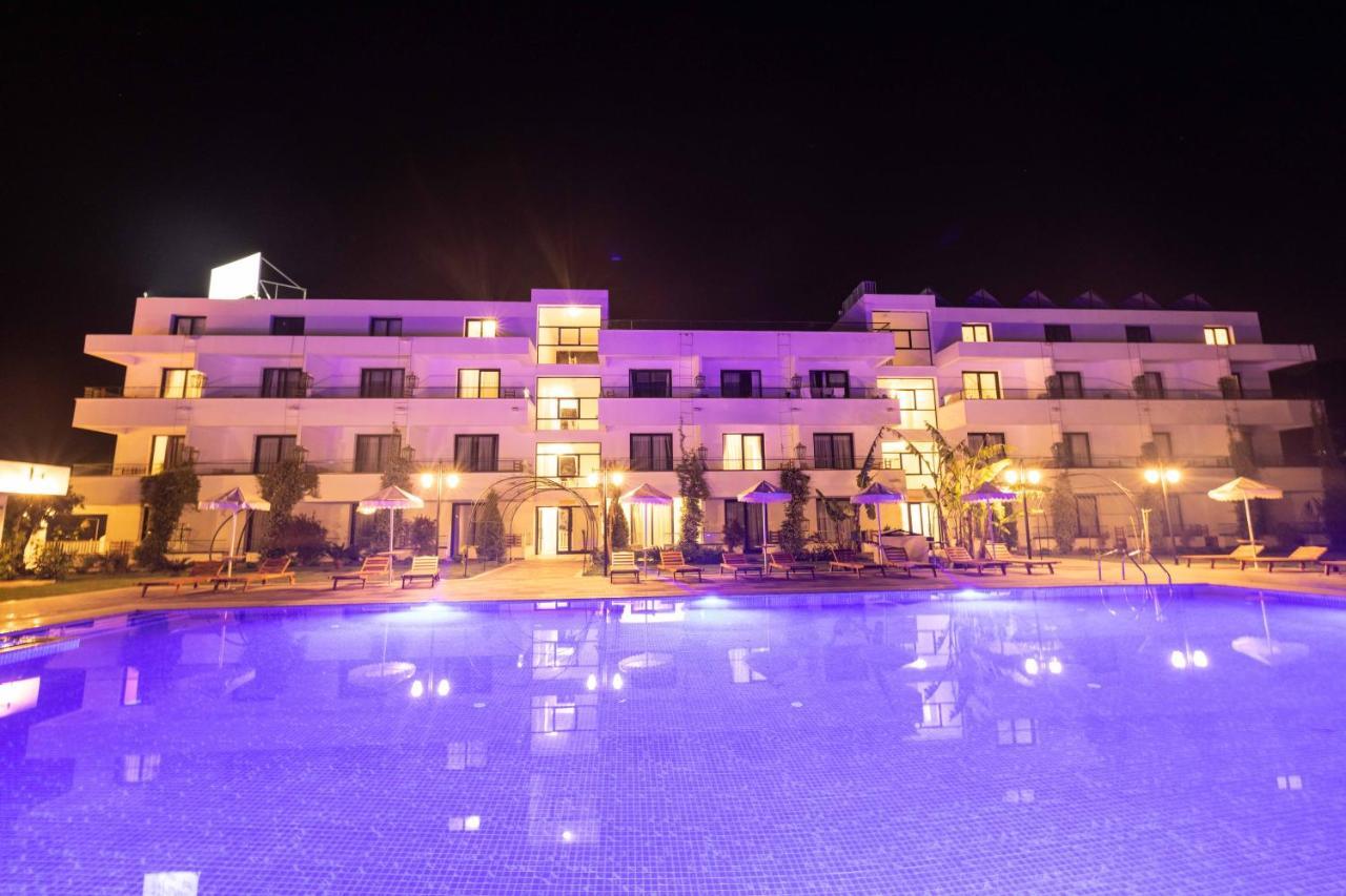 Palmonte Suites Hotel & Spa Karavas  ภายนอก รูปภาพ